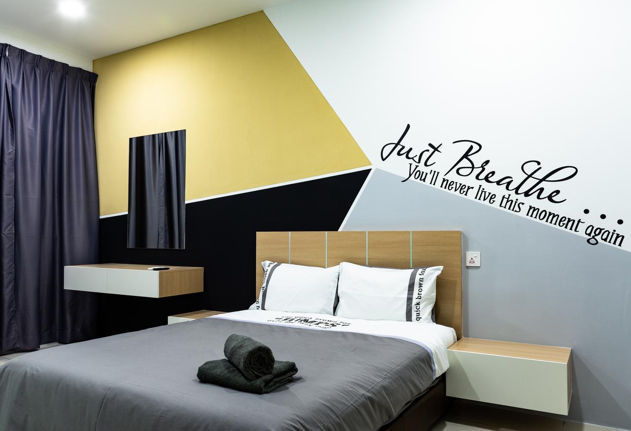 Southwest Island Suite By D Imperio Homestay Bayan Lepas Exterior photo
