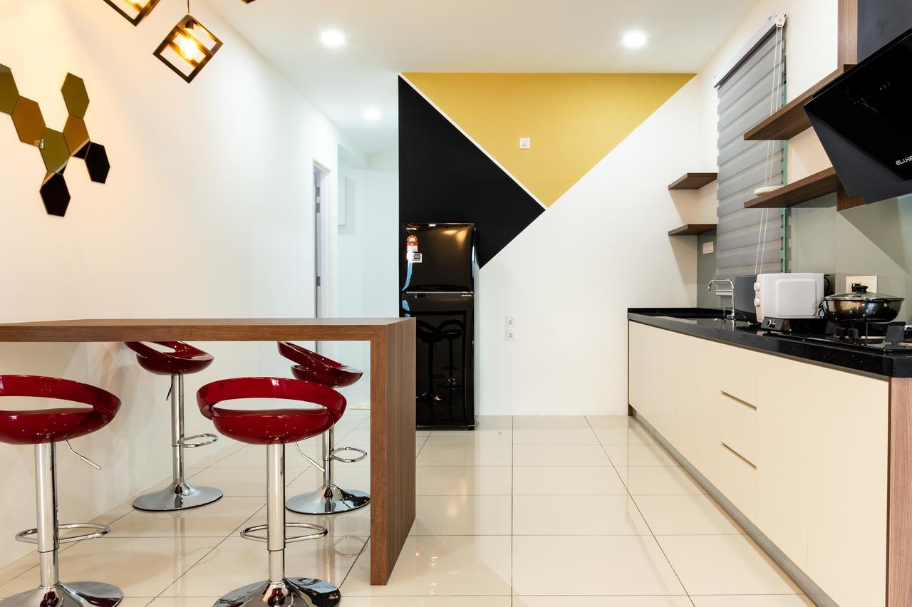Southwest Island Suite By D Imperio Homestay Bayan Lepas Exterior photo